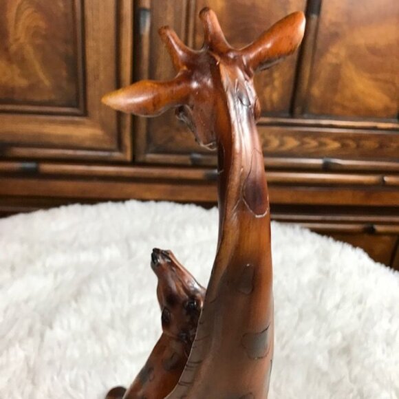 NWOT Mother Giraffe and Calf Premium Resin Wood Painted Statue - Picture 11 of 14